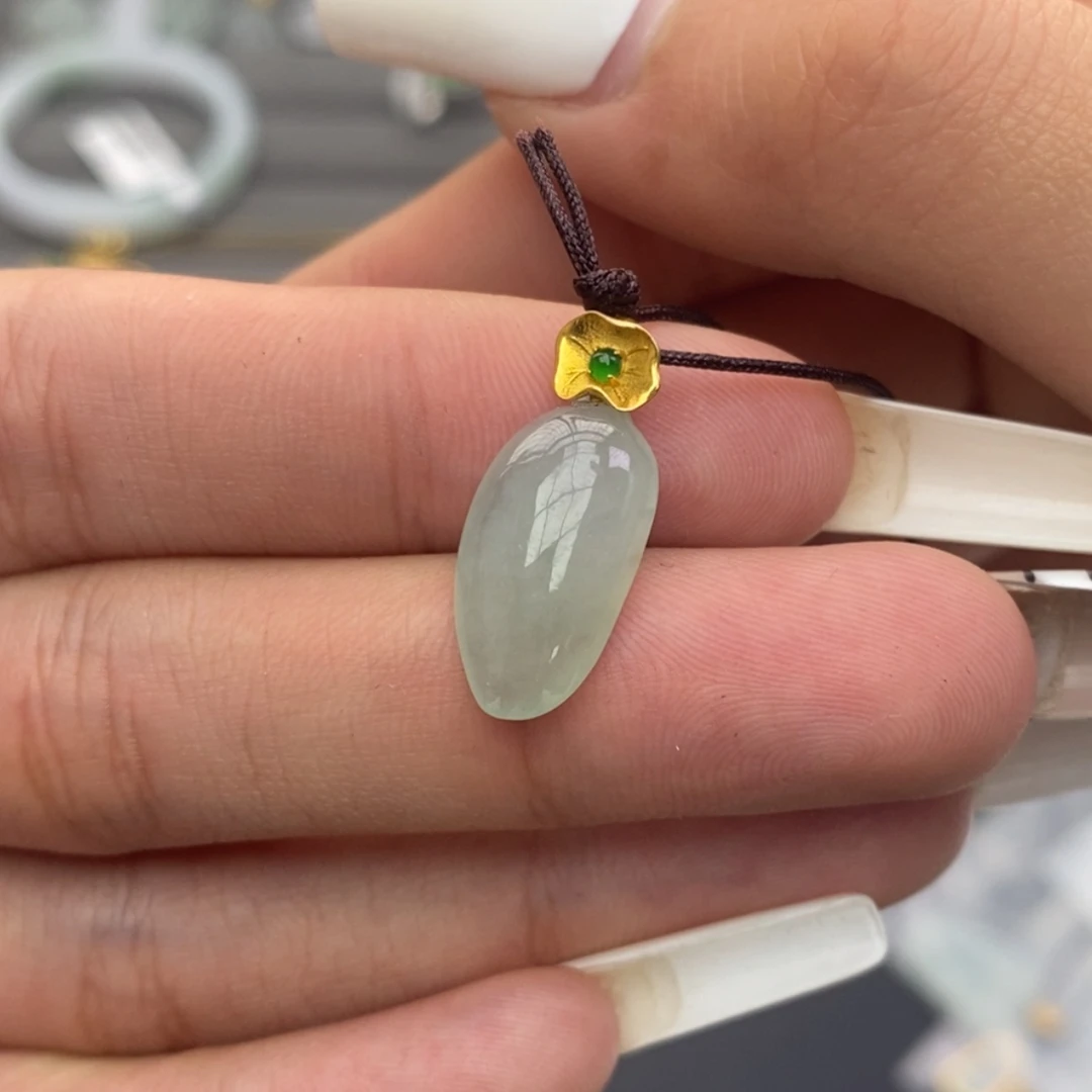 【闪购商品】颈饰18K金镶嵌翡翠