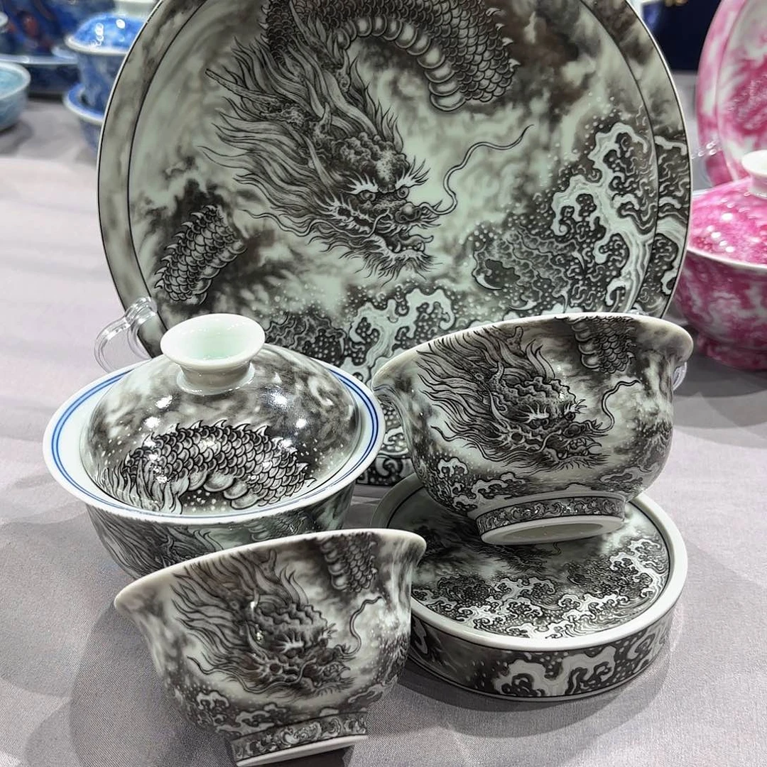 瓷片景德镇瓷器精品陈列