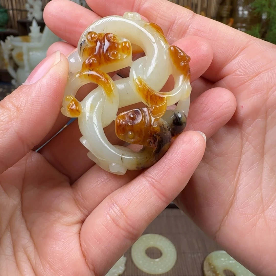 圆***得和田玉（糖玉）未镶嵌挂件