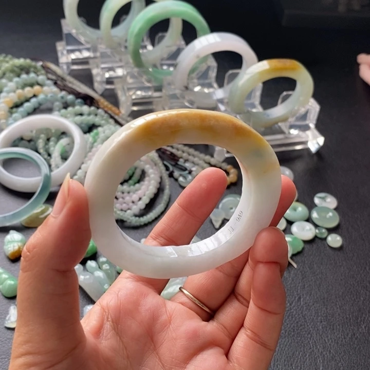未镶嵌翡翠手镯定制翡翠翡翠手镯