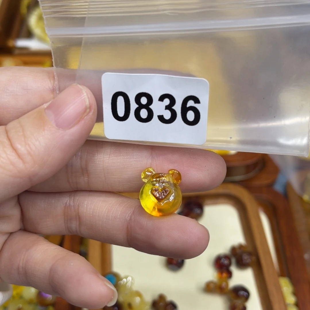 琥珀珠宝奇石未镶嵌