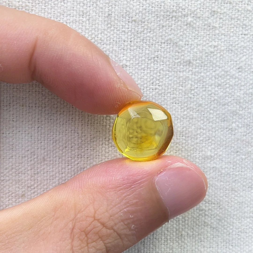 琥珀未镶嵌裸石转切