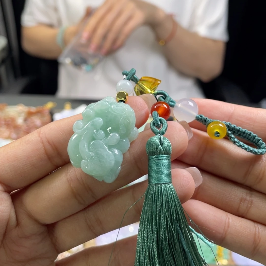 翡翠挂件未镶嵌代编织