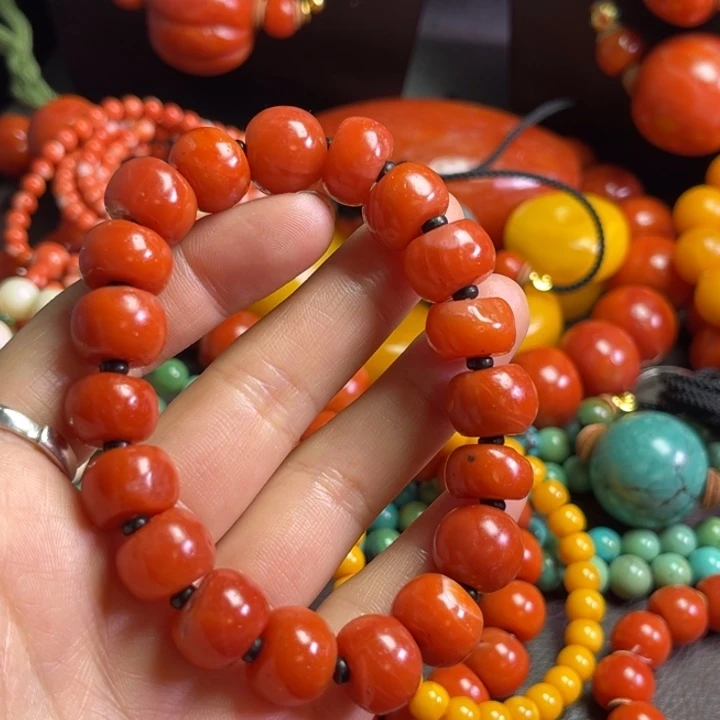 颈饰琉璃林琉璃…………..