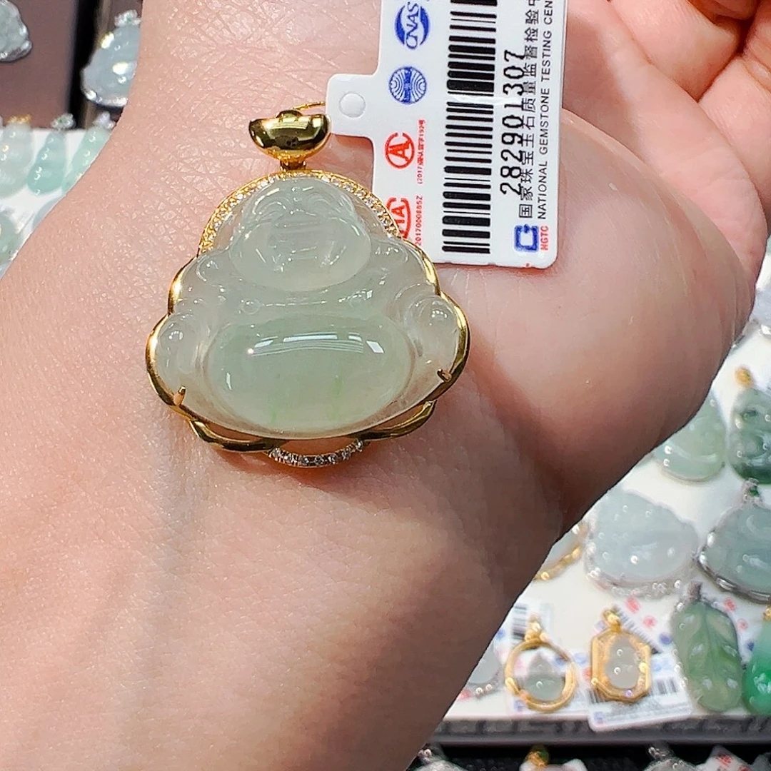 翡翠18K金镶嵌颈饰佛公