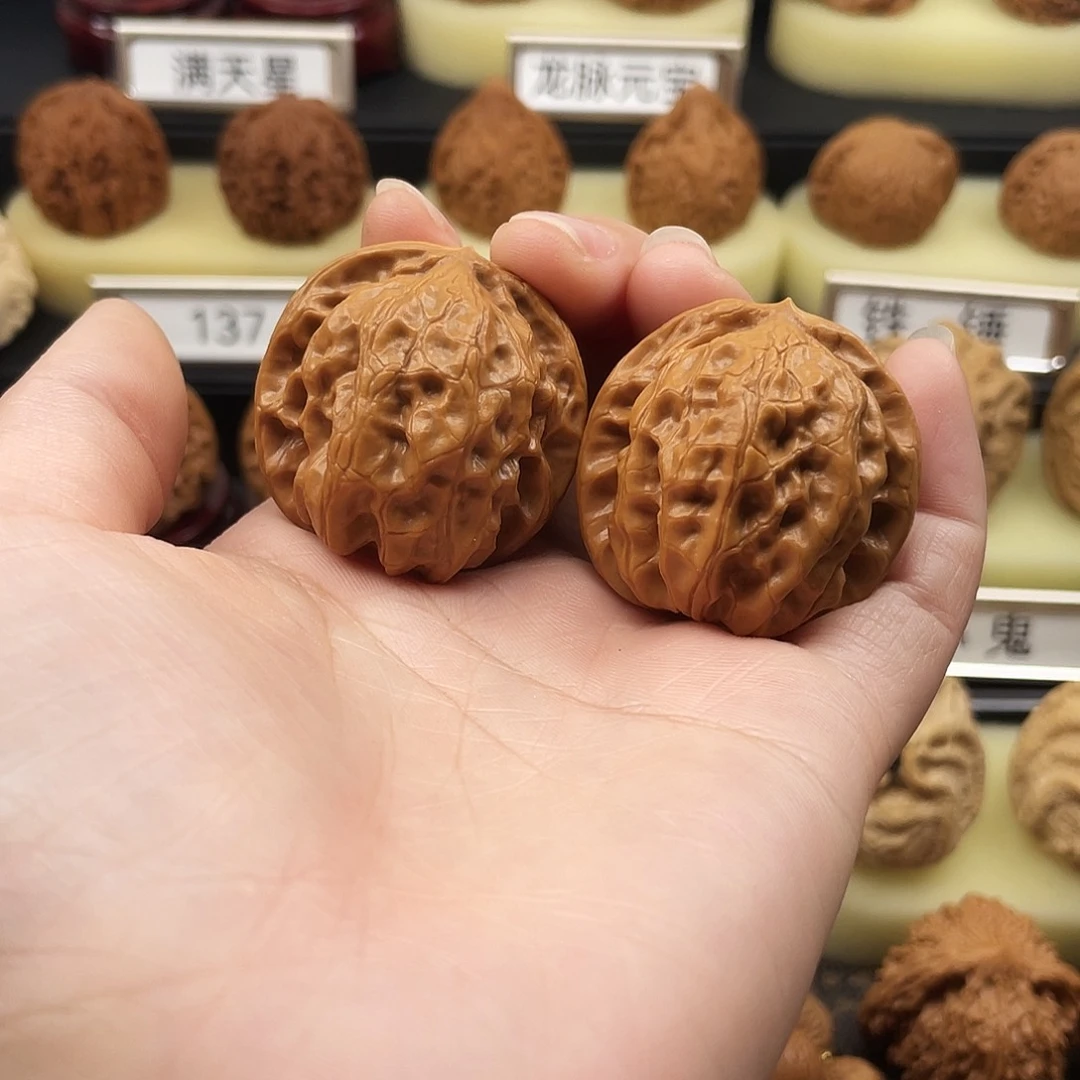 文玩核桃把件磐石36尺10004