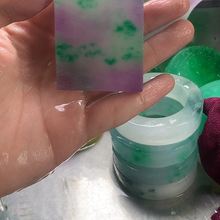 潇***人石英质玉合金珠宝半成品