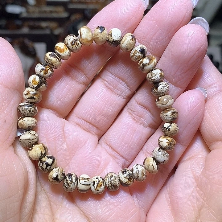 琥珀未镶嵌裸石黑白花7m