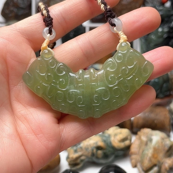未镶嵌蛇纹石玉挂件