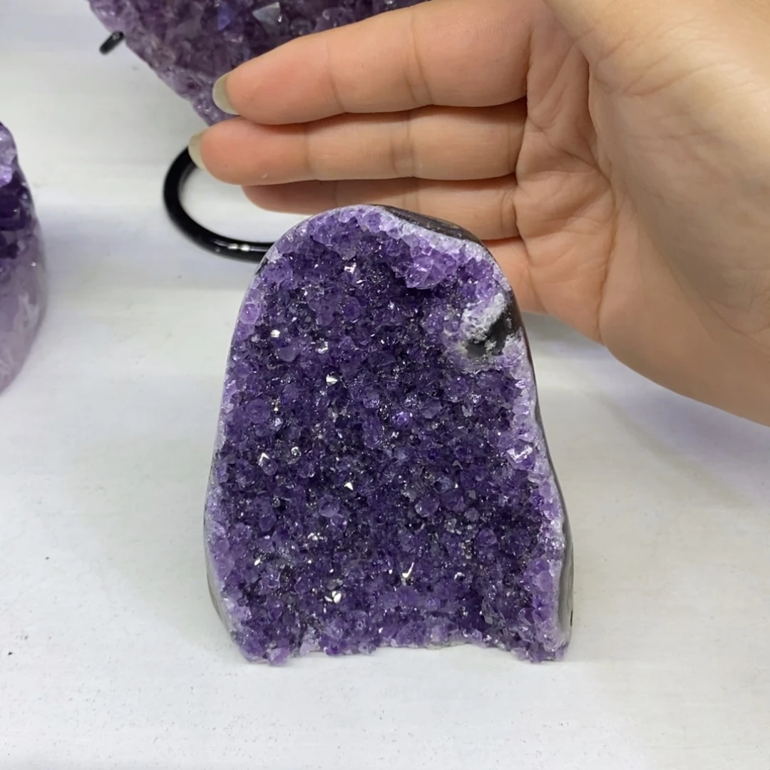 哈***哈未镶嵌紫晶大型摆件（非配饰）莹