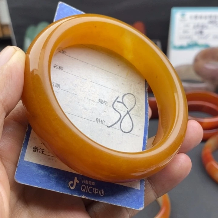 未镶嵌手镯石英质玉
