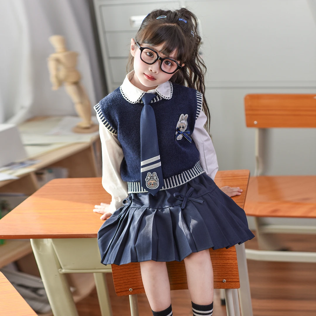 女童春秋套装2025新款卡通洋气儿童马甲女宝宝早秋学院风jk三件套