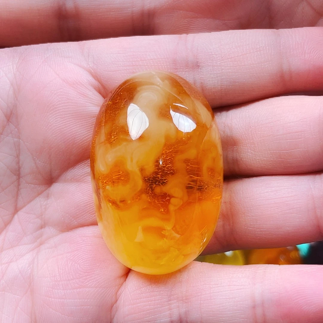 未镶嵌琥珀裸石吊坠