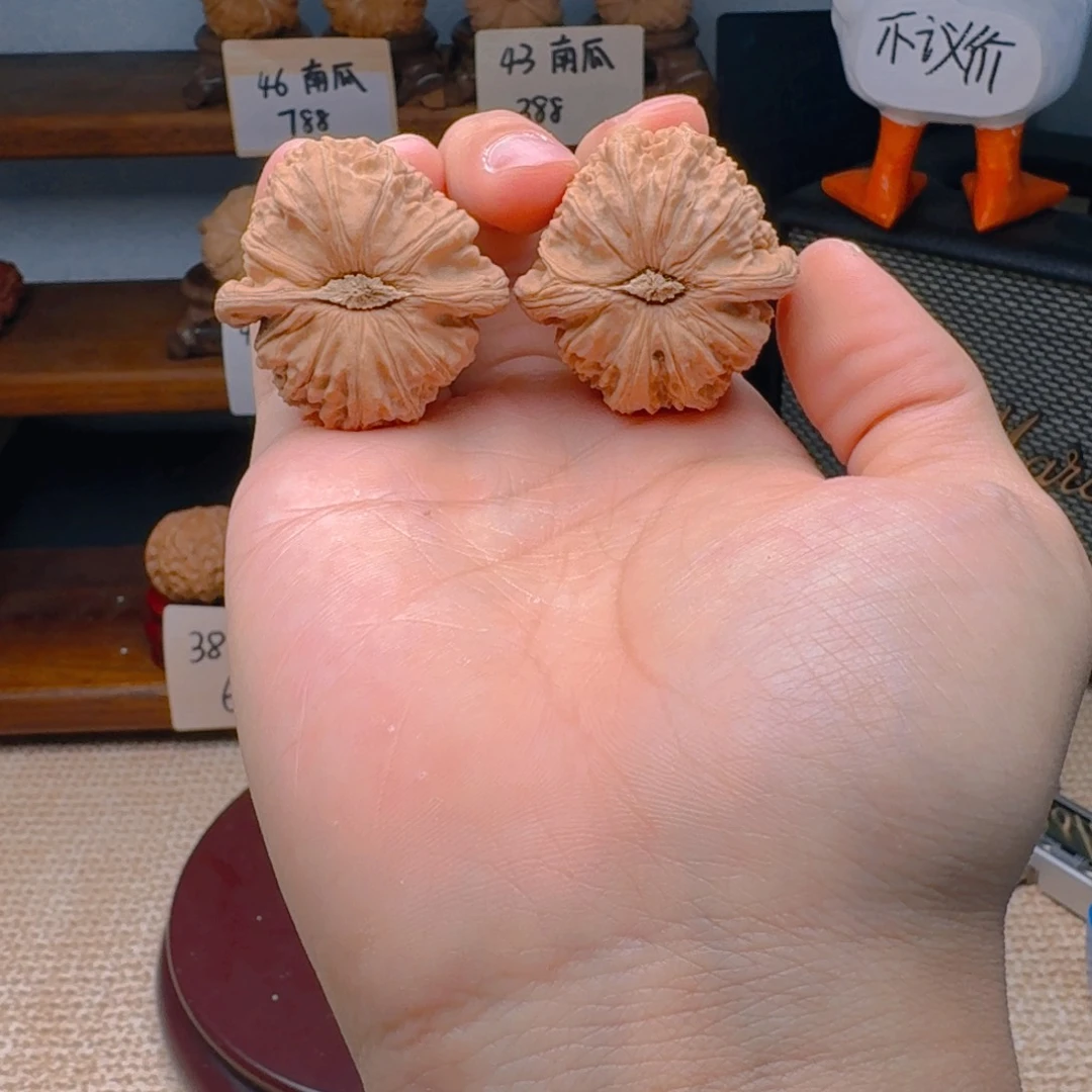 文玩核桃把件3943闷白