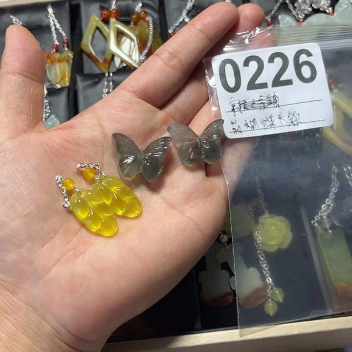 淸***寜合金蛇纹石玉耳饰