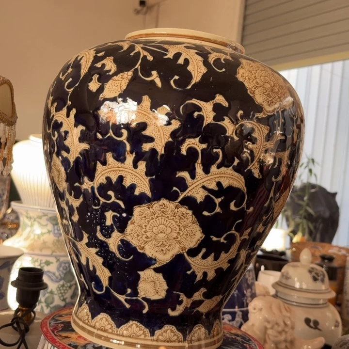 微瑕青花瓷器值得购买