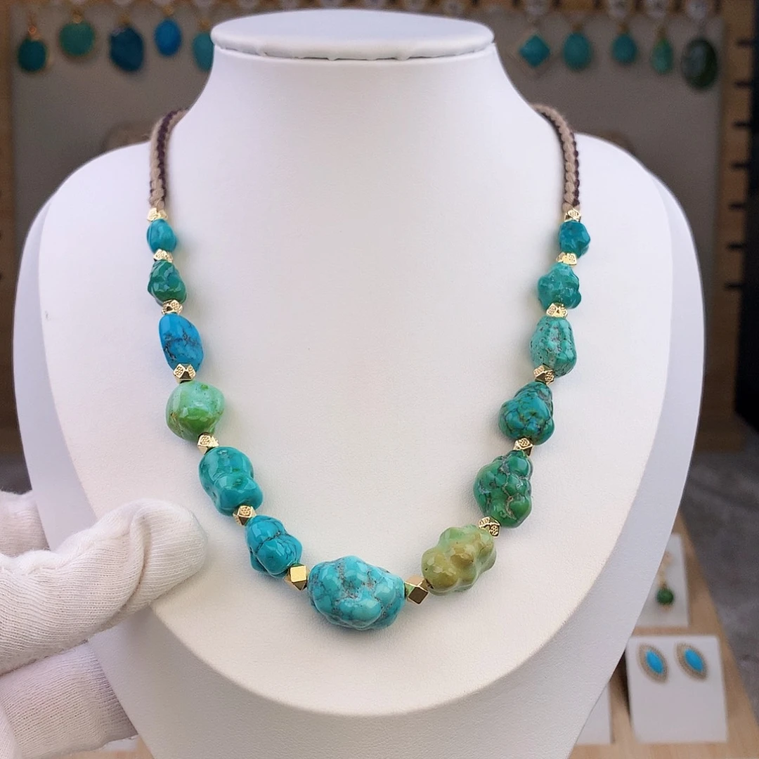 绿松石未镶嵌颈饰