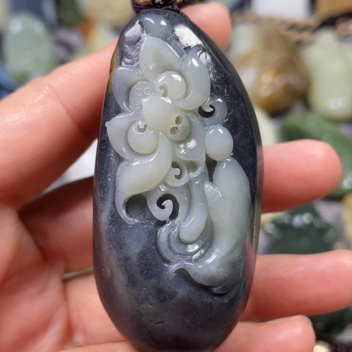 和田玉未镶嵌挂件