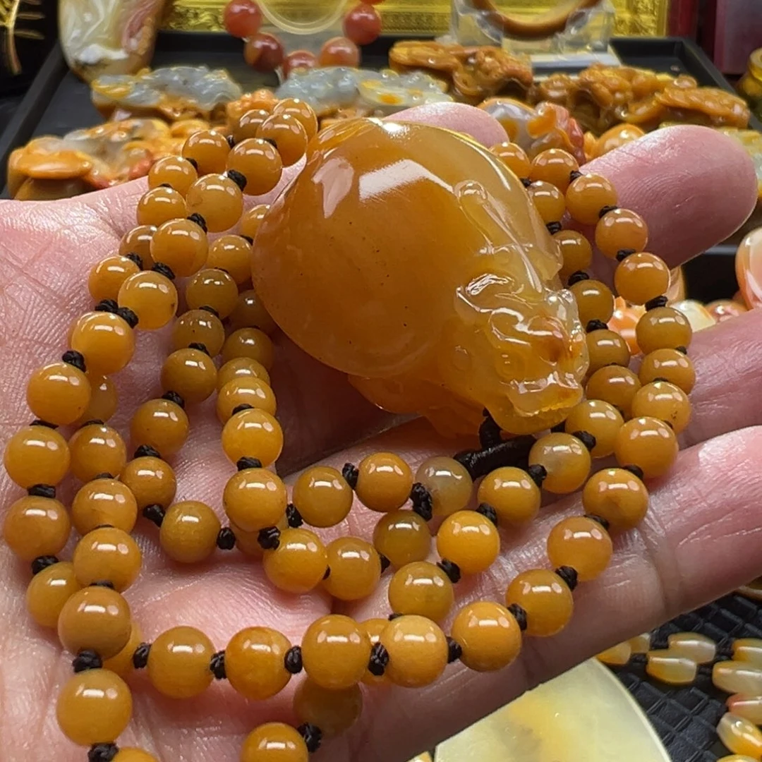 颈饰未镶嵌石英质玉
