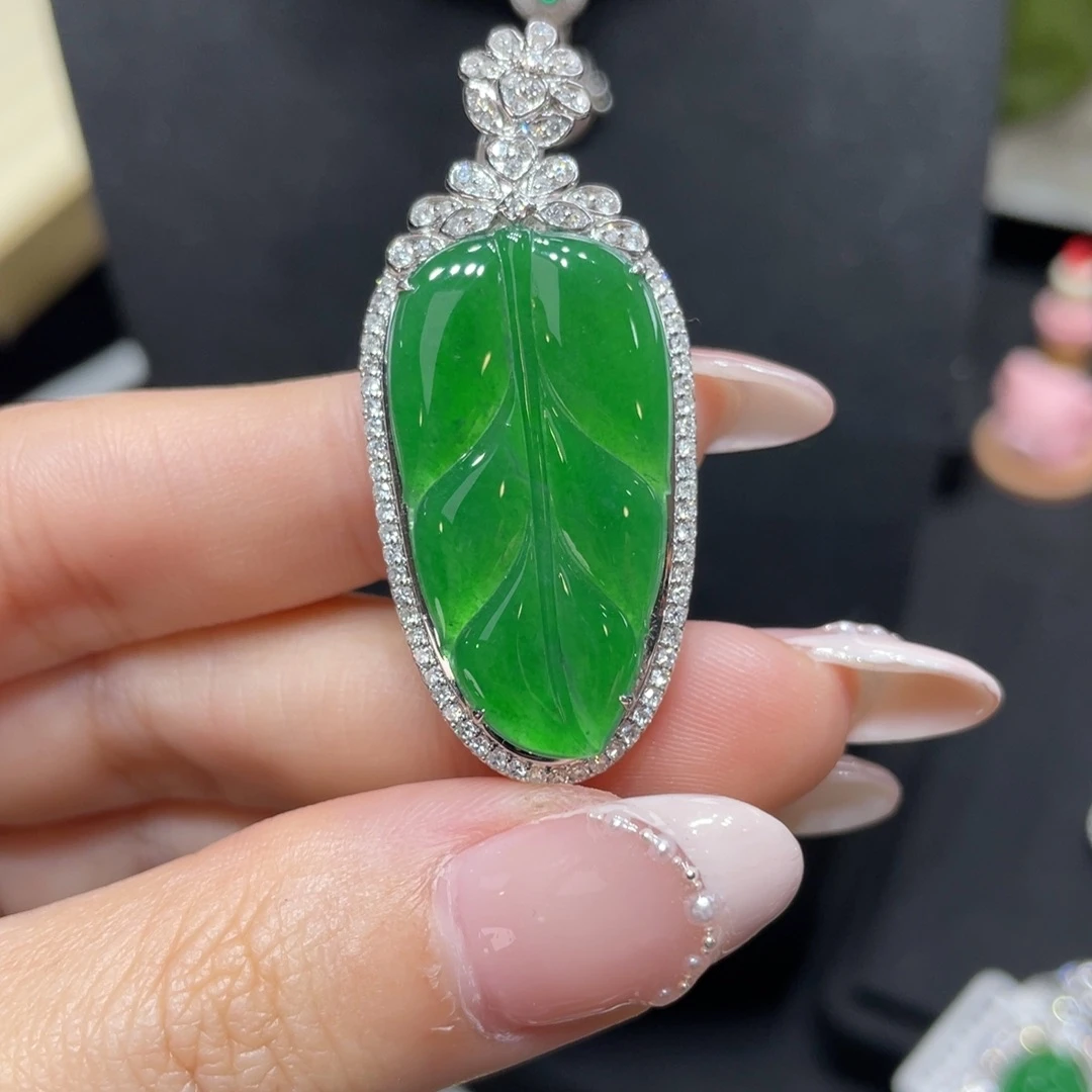 翡翠颈饰18K金镶嵌天然缅甸翡翠a货