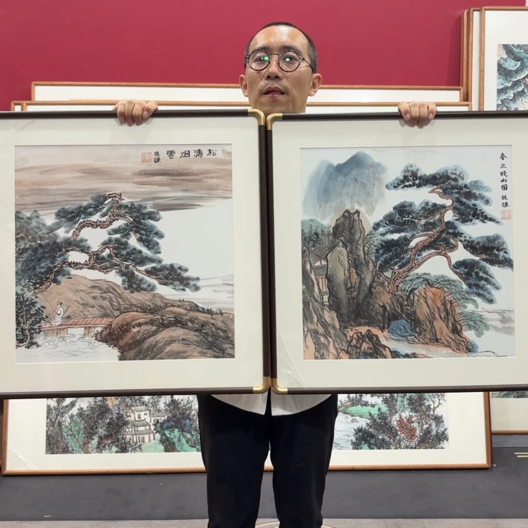 国画带框绘画作品
