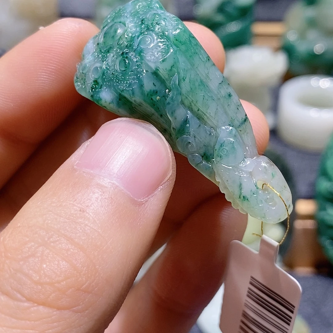 独山玉未镶嵌吊坠