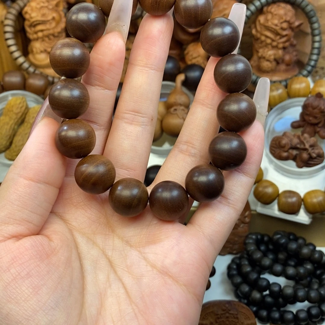 檀香木手串/手链迈索尔老山檀香1.5红黑肉奶香，微瑕