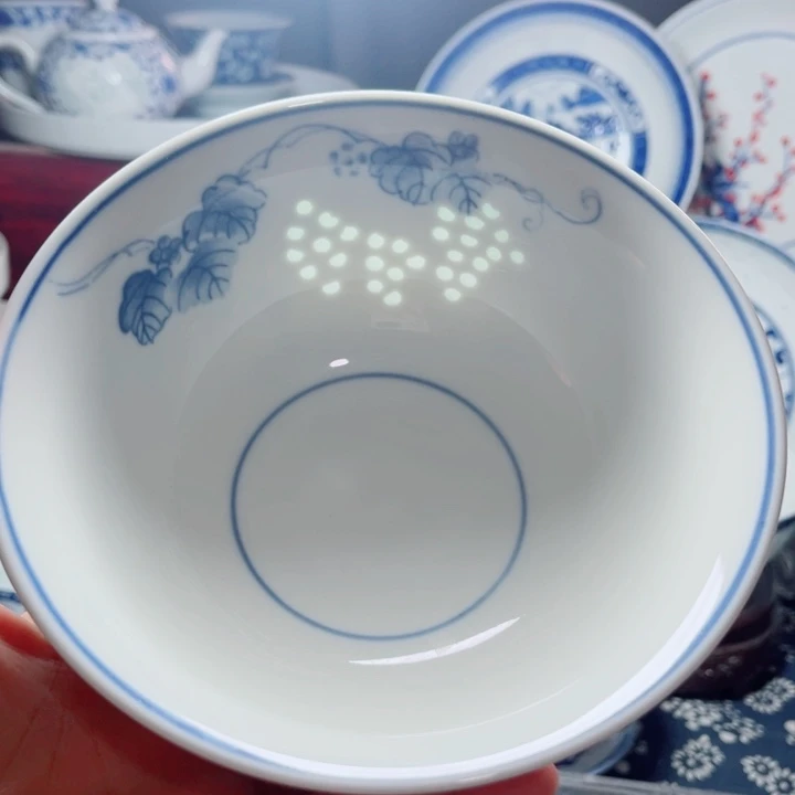 青花玲珑6寸面碗葡萄