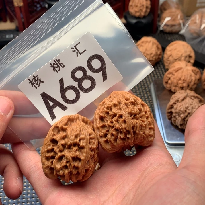 文玩核桃吊坠南疆