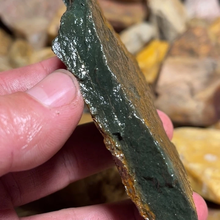 田黄石95克昌化源头绿