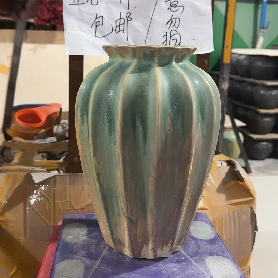 景德镇陶瓷花瓶微瑕