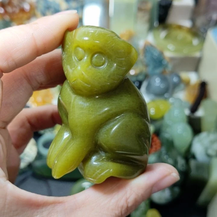 朱***言岫玉未镶嵌手把件款式