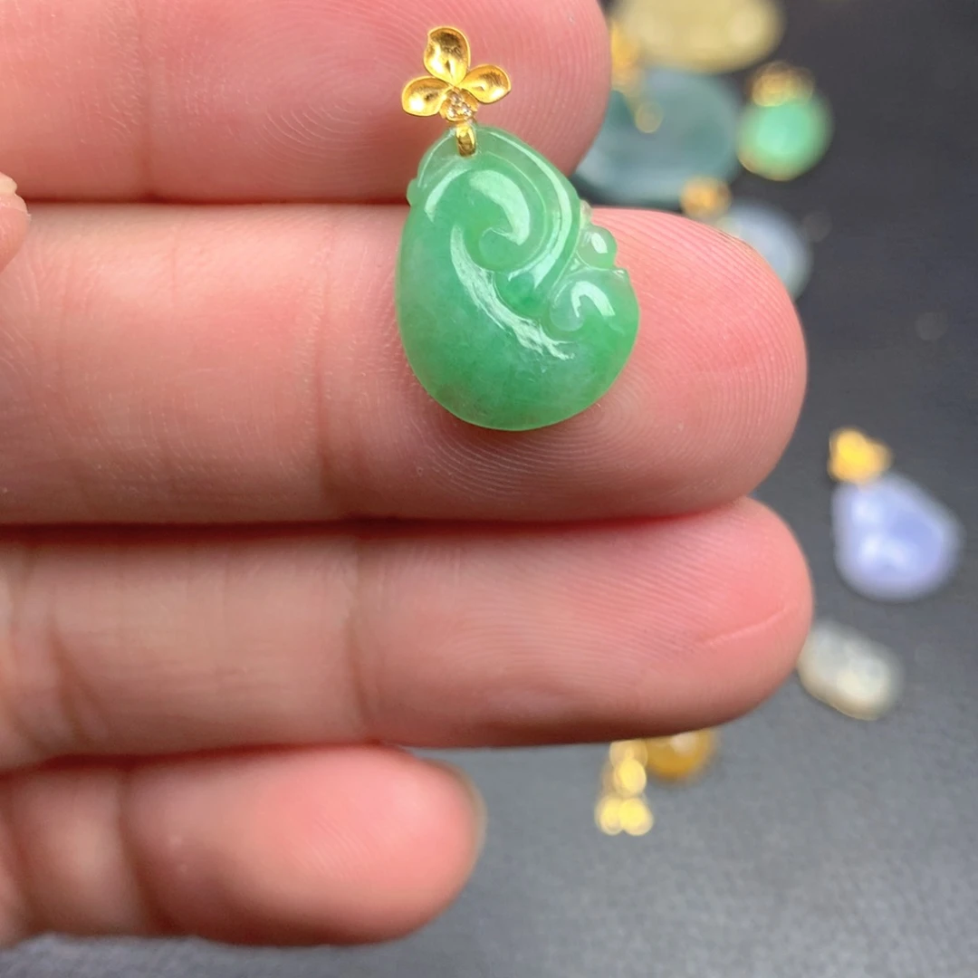 【闪购商品】颈饰18K金镶嵌翡翠翡翠