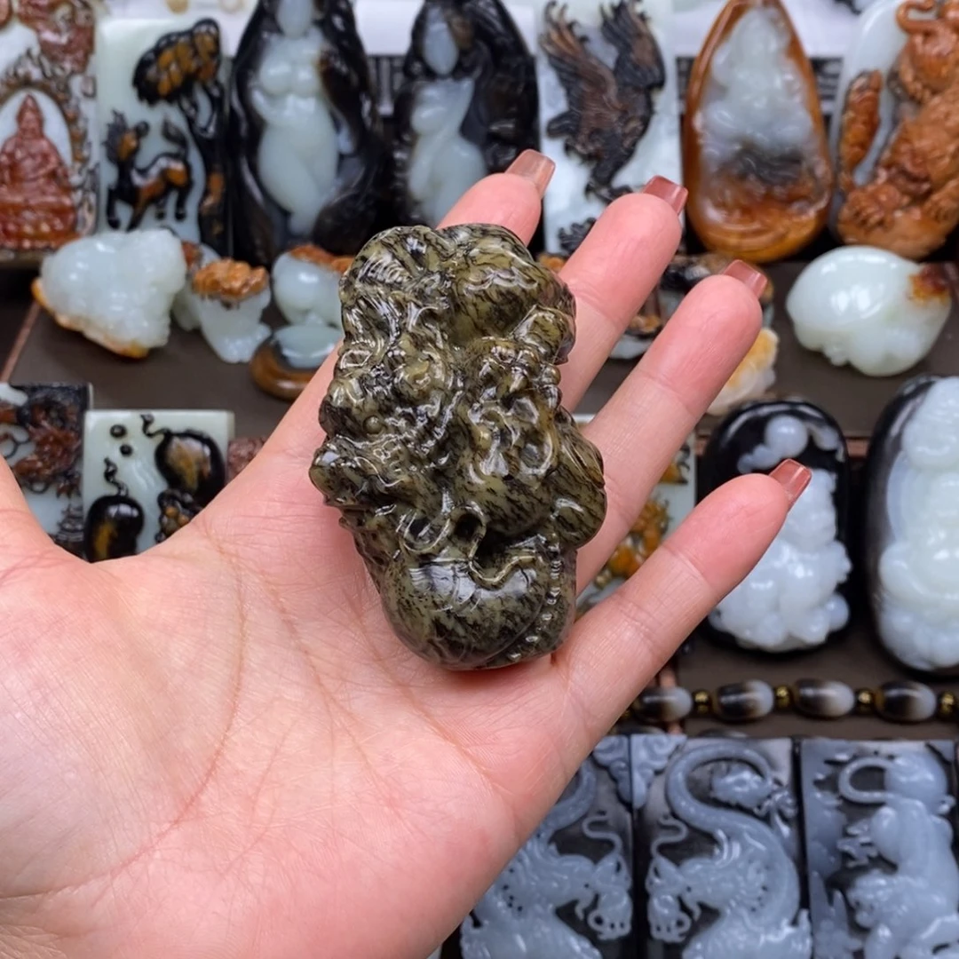 颈饰未镶嵌和田玉