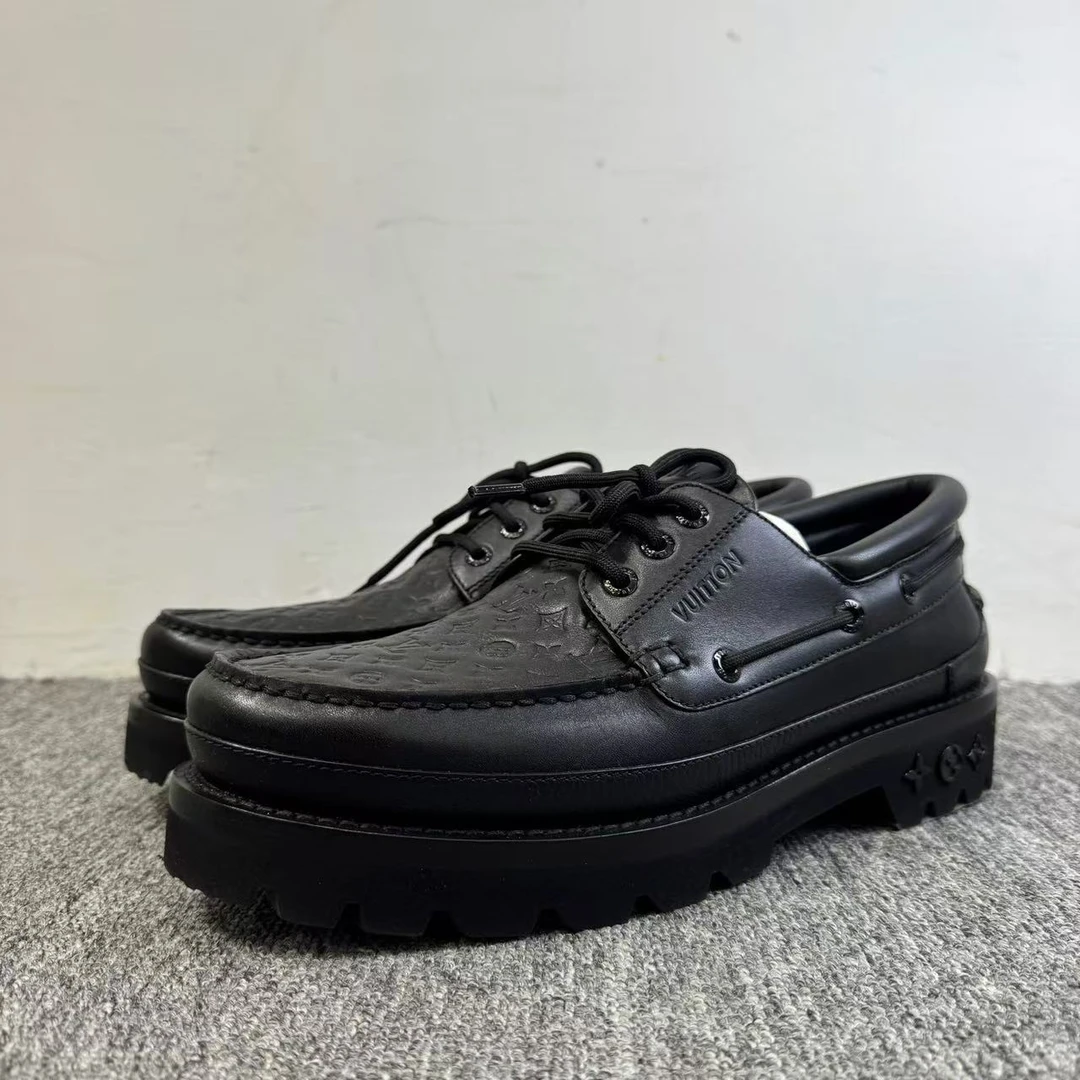 99新 LouisVuitton/路易威登 压纹老花德比鞋/9码/18212