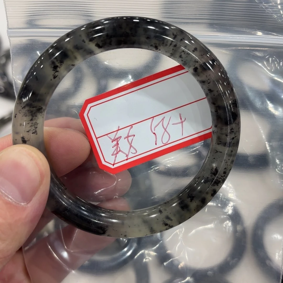 岫玉手镯未镶嵌要****?