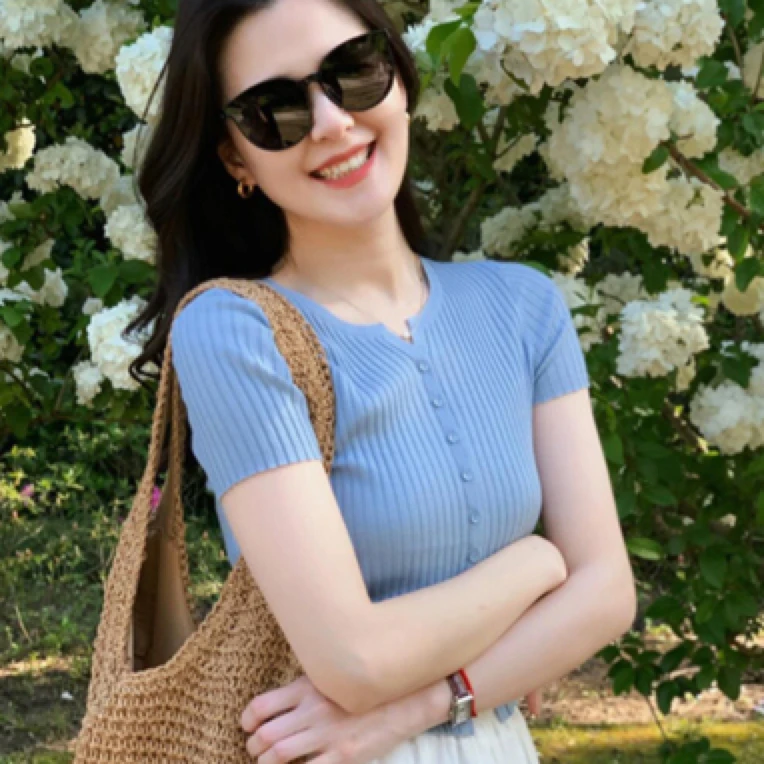 蓝色薄款针织短款女显瘦修身夏季女士v领单排扣设计感纯色上衣