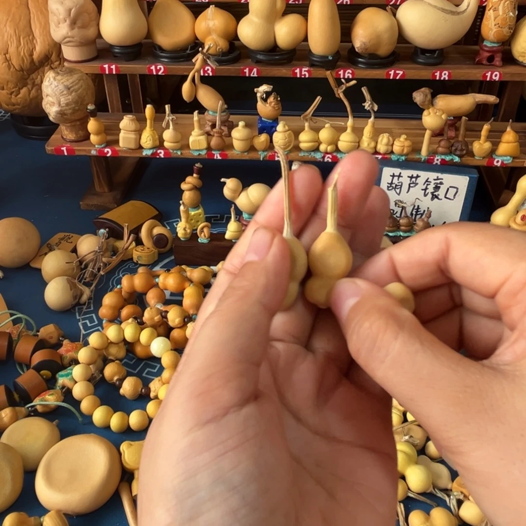 西***桃葫芦娃中介来看看哈哈