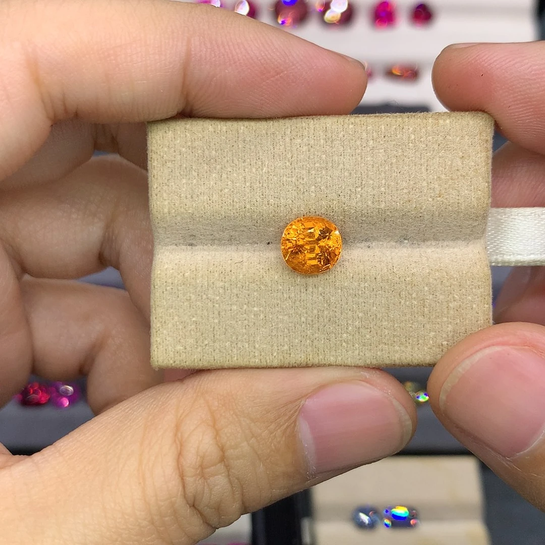 石榴石（芬达石）裸石未镶嵌2.55克拉