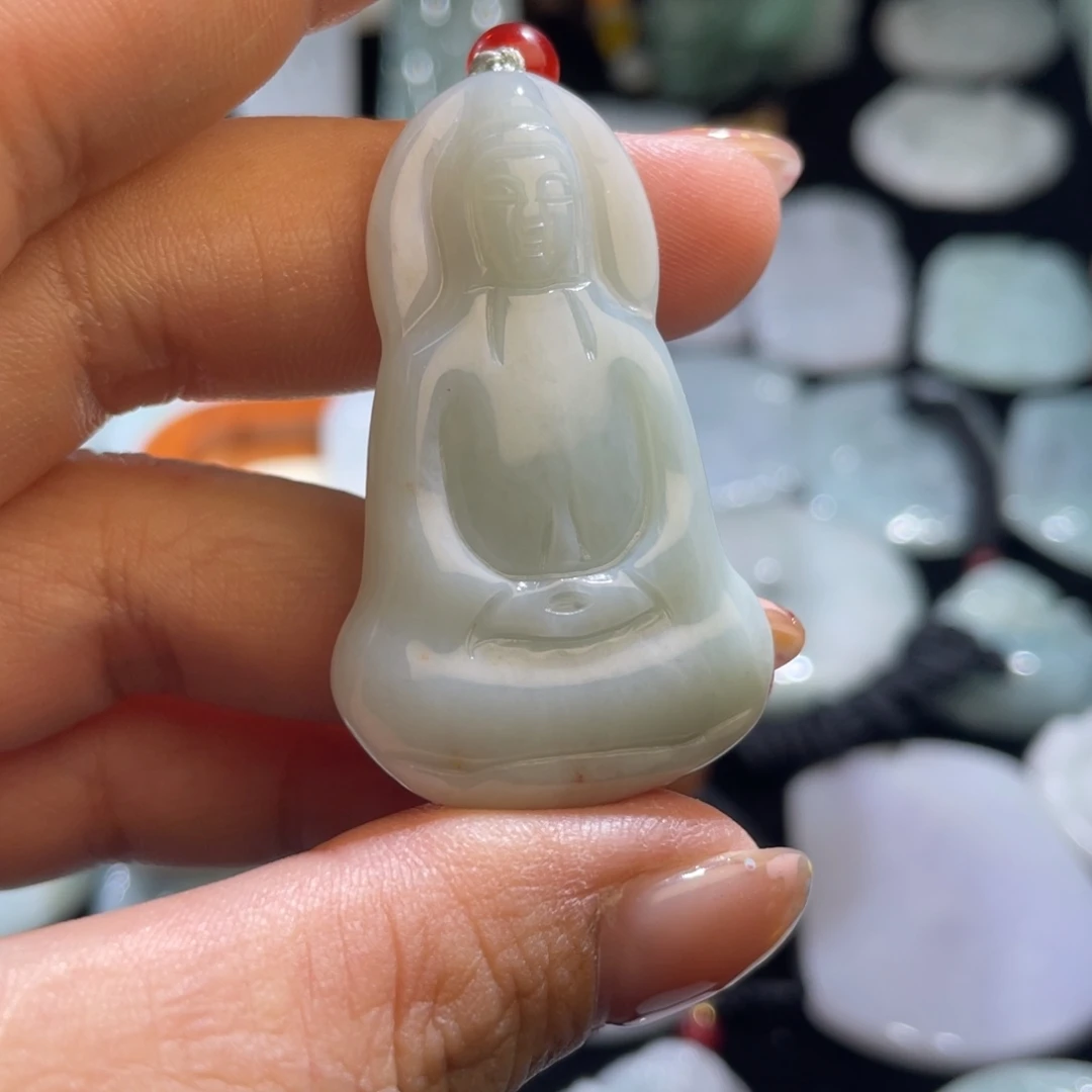 翡翠未镶嵌颈饰观音