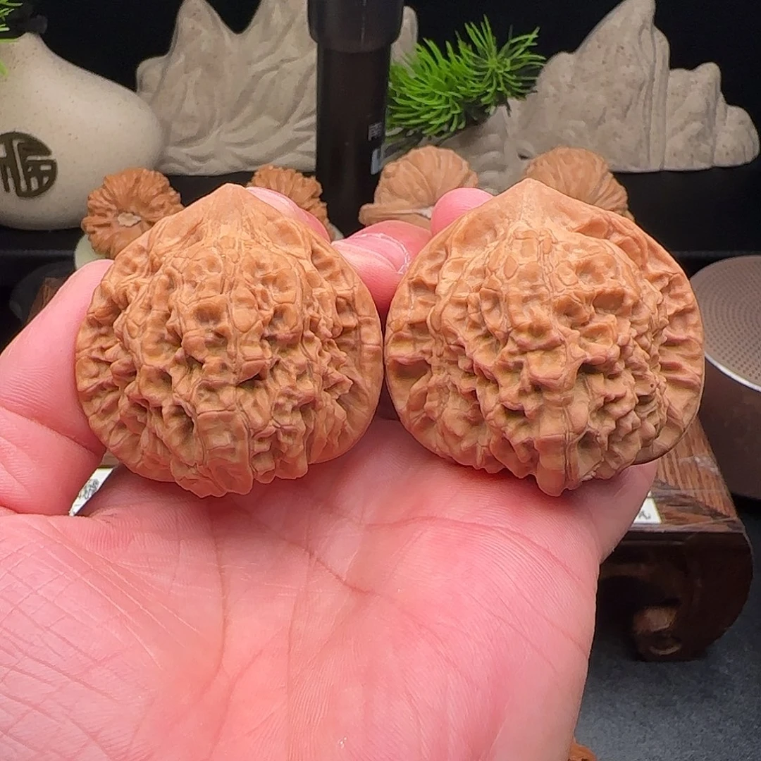 文玩核桃吊坠麒麟纹官帽