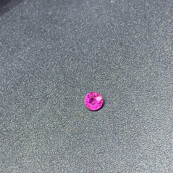 裸石彩色蓝宝石0.245克拉圆3.7