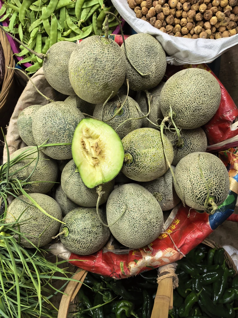 农村本地香甜蜜瓜2个