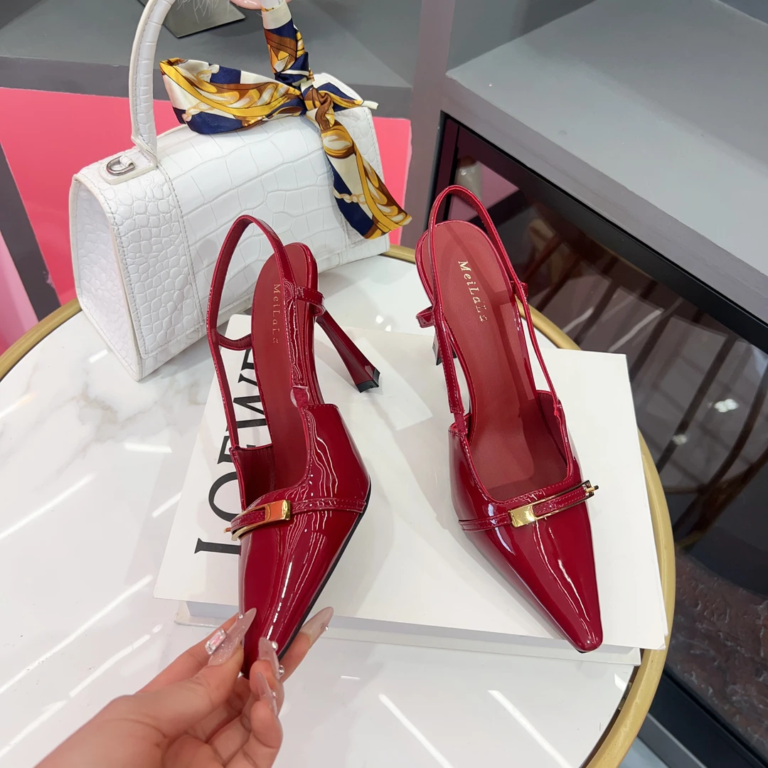 法式尖头高跟鞋细跟一字带漆皮时尚包头凉鞋女2025春季新款14990