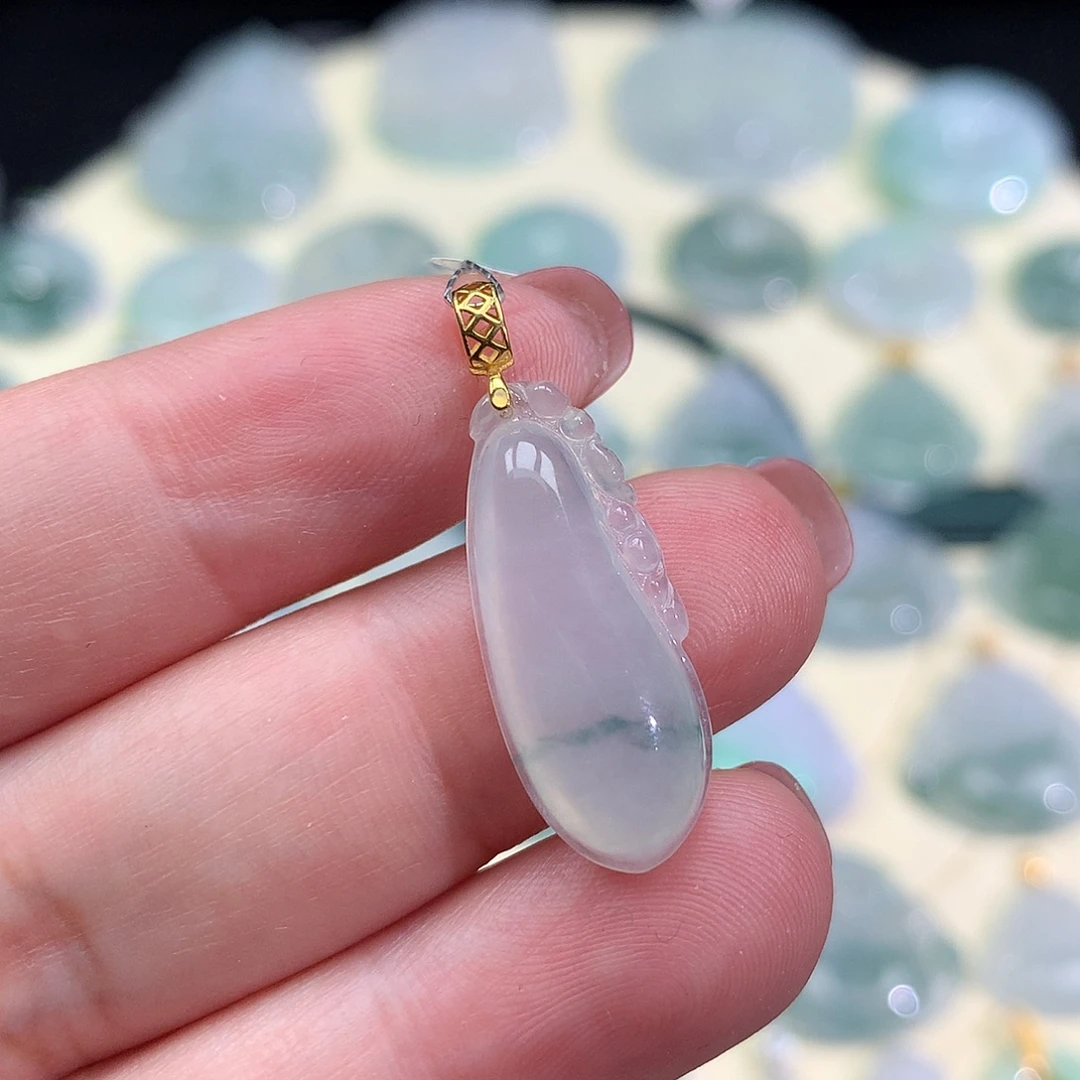 翡翠18K金镶嵌颈饰福瓜