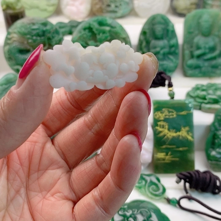 独山玉未镶嵌颈饰