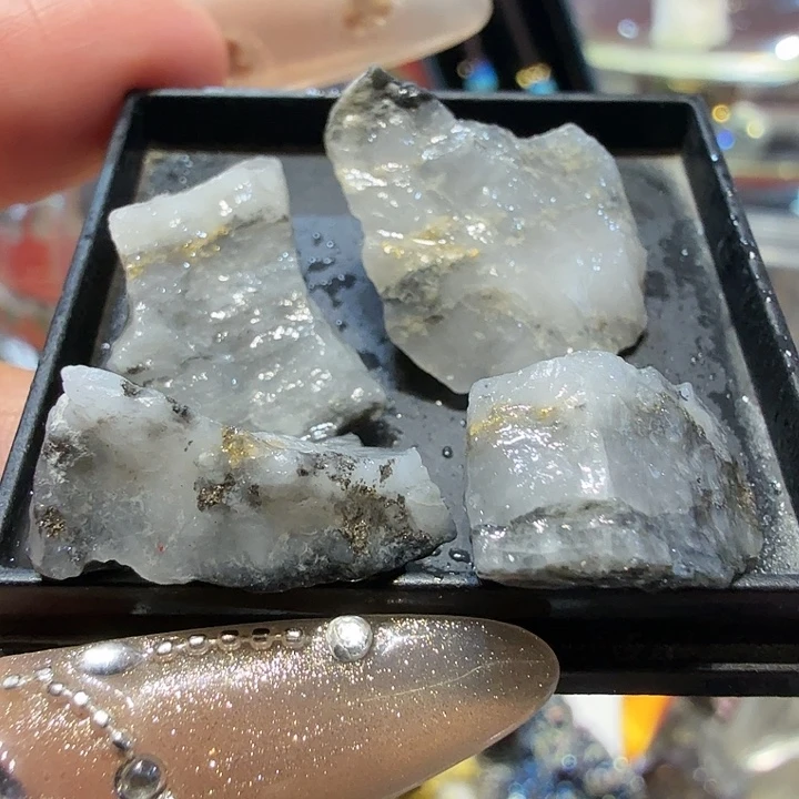 岁9g聚金阁天然明金矿标