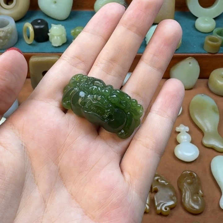 好****颈饰未镶嵌和田玉
