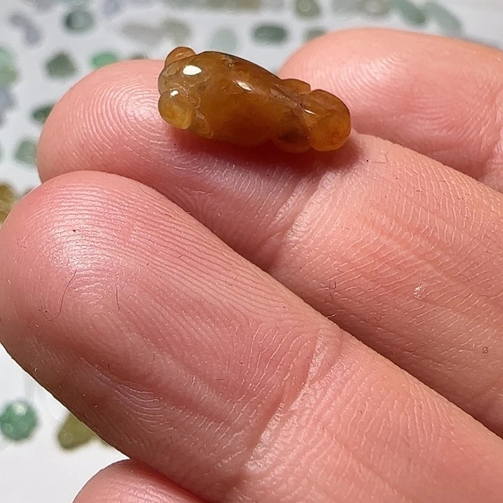 翡翠未镶嵌颈饰天然缅甸翡翠小鱼