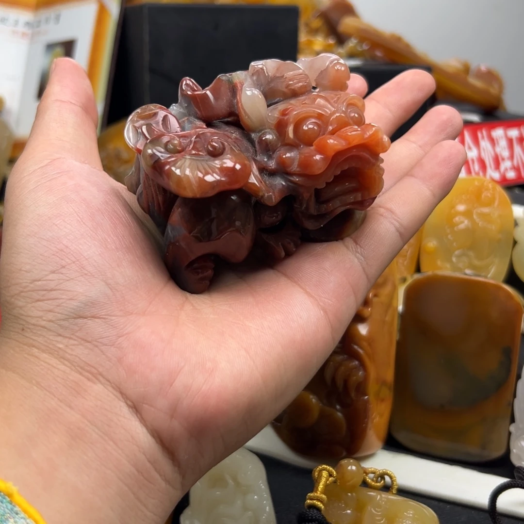 未镶嵌石英质玉（黄龙玉）黄龙玉